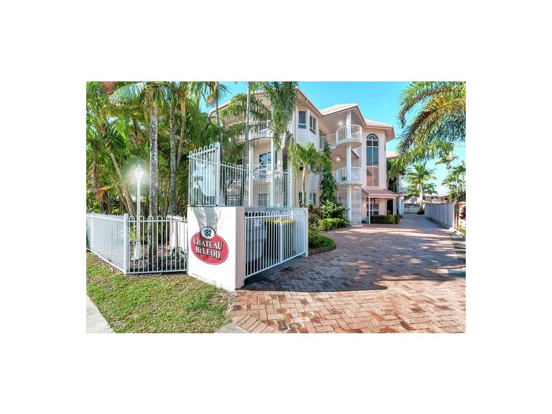 6/182 McLeod Street, Cairns North QLD 4870
