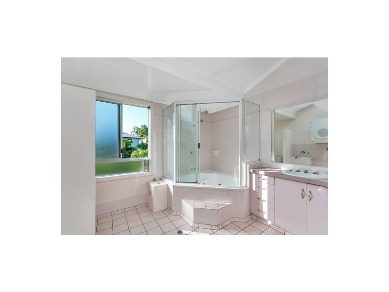 6/182 McLeod Street, Cairns North QLD 4870