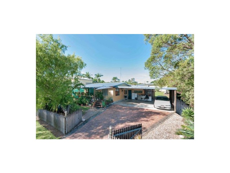 9 Perkins Street, Manoora QLD 4870