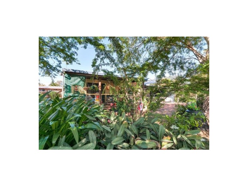 9 Perkins Street, Manoora QLD 4870