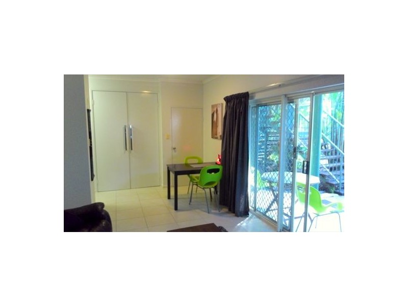 9/4-5 Hollett Close, Manunda QLD 4870