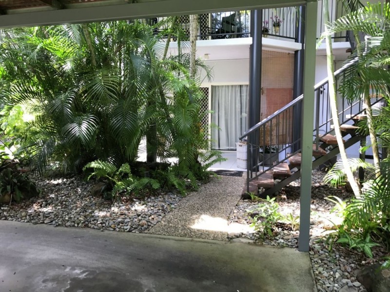 9/4-5 Hollett Close, Manunda QLD 4870