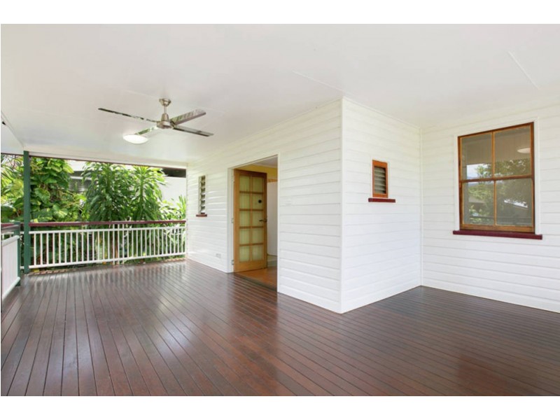 295 Mcleod Street, Cairns North QLD 4870