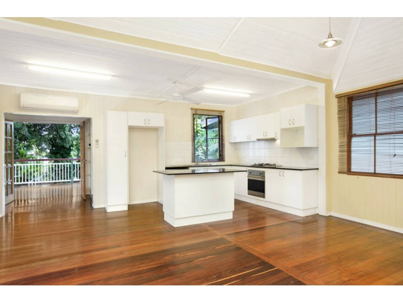 295 Mcleod Street, Cairns North QLD 4870