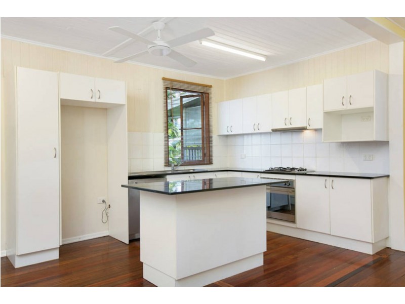 295 Mcleod Street, Cairns North QLD 4870