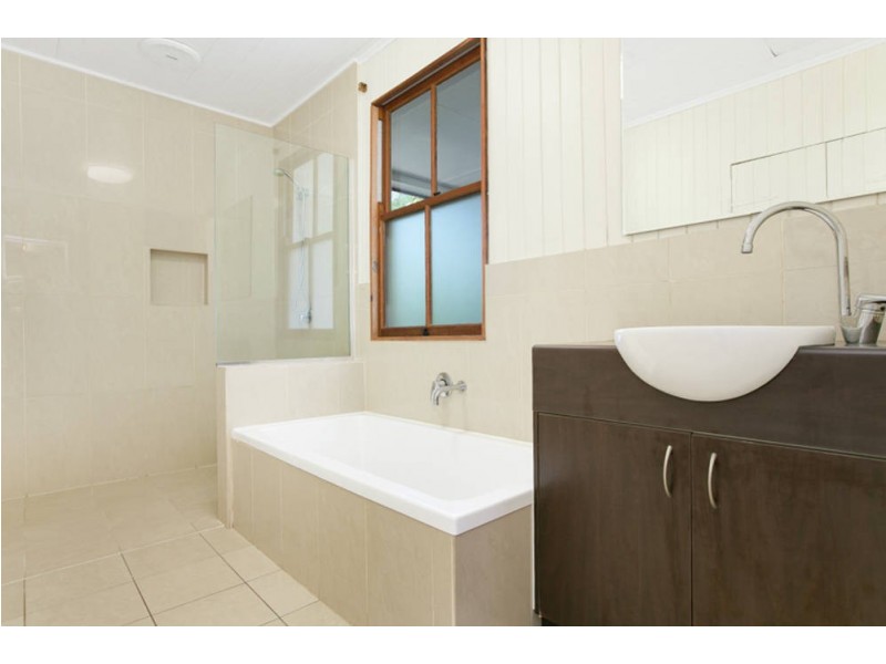 295 Mcleod Street, Cairns North QLD 4870