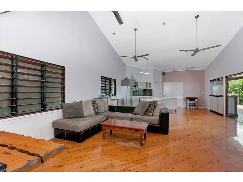 13 Everglades Street, Palm Cove QLD 4879