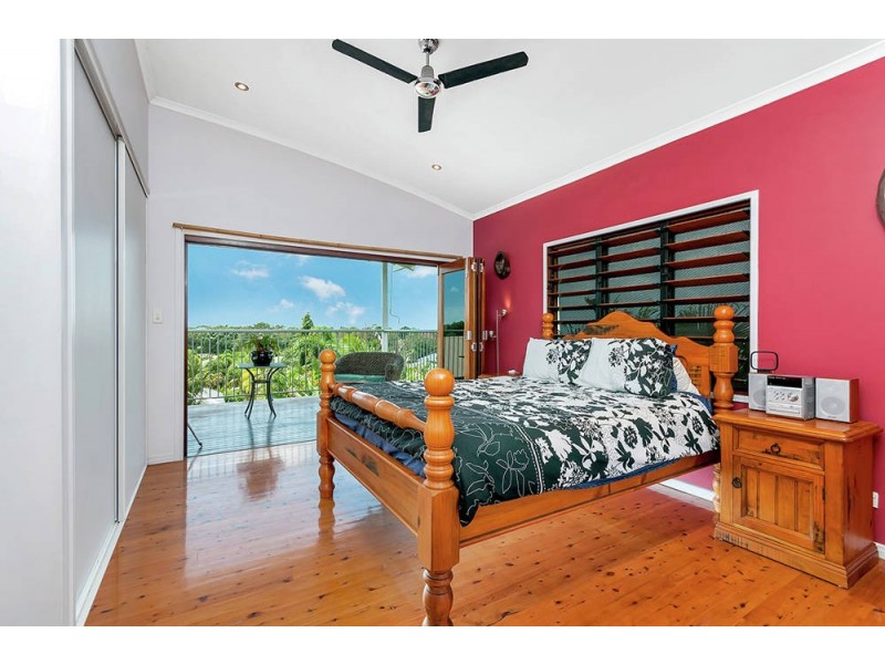 13 Everglades Street, Palm Cove QLD 4879