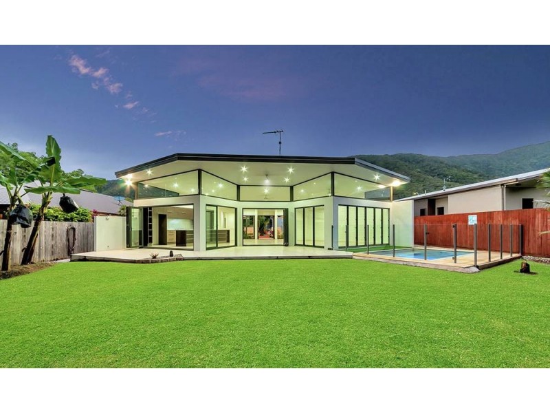 19 Litara Court, Palm Cove QLD 4879
