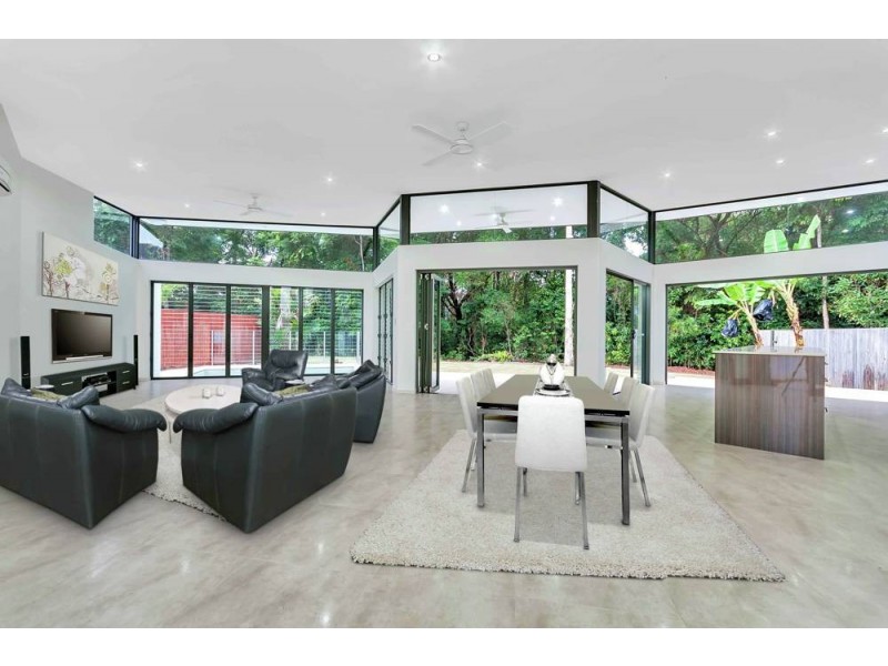 19 Litara Court, Palm Cove QLD 4879