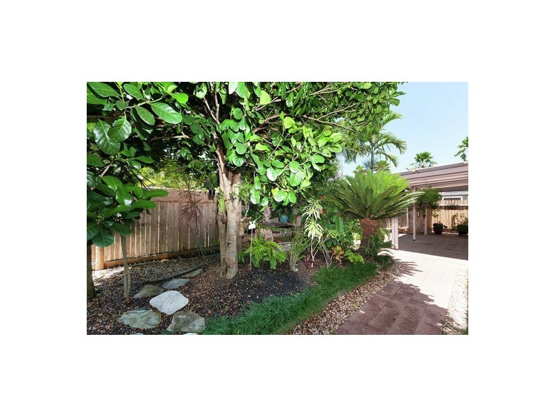 2/93 Jensen Street, Whitfield QLD 4870