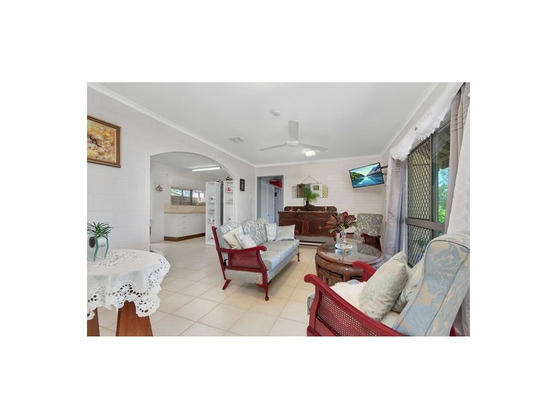 2/93 Jensen Street, Whitfield QLD 4870