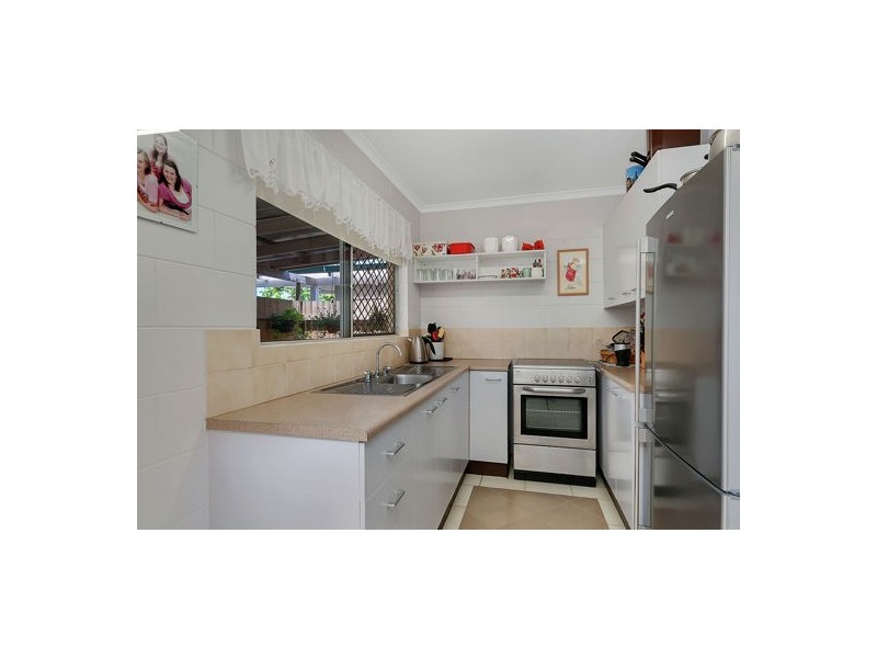 2/93 Jensen Street, Whitfield QLD 4870