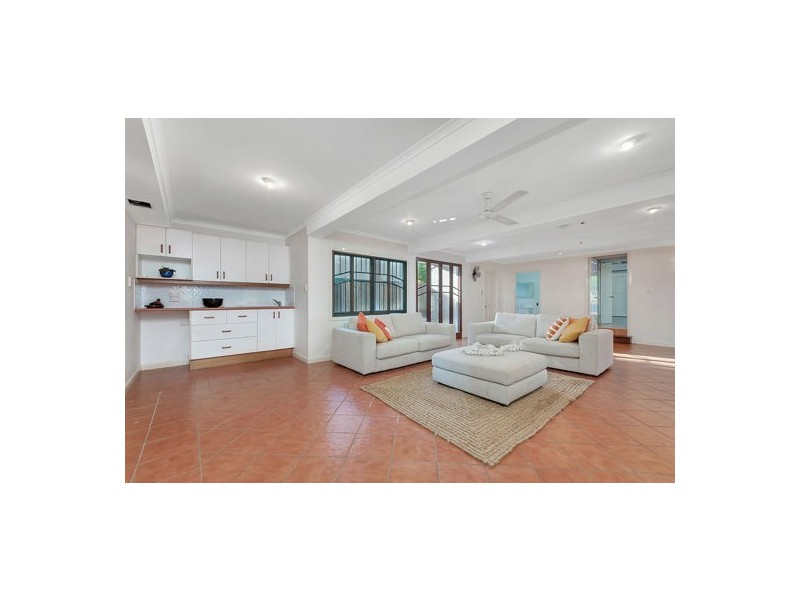 25 Hall Street, Edge Hill QLD 4870