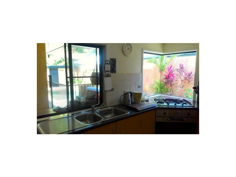 10 Barrier Close, Clifton Beach QLD 4879