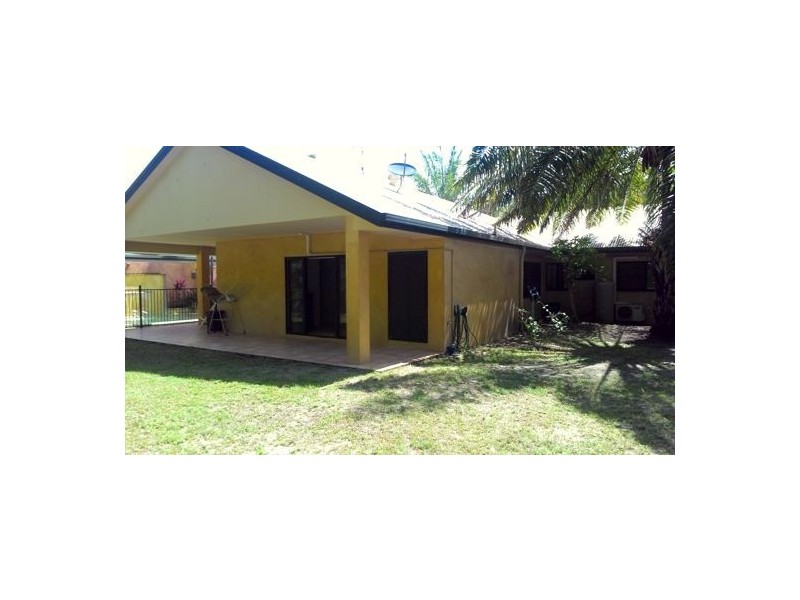 10 Barrier Close, Clifton Beach QLD 4879
