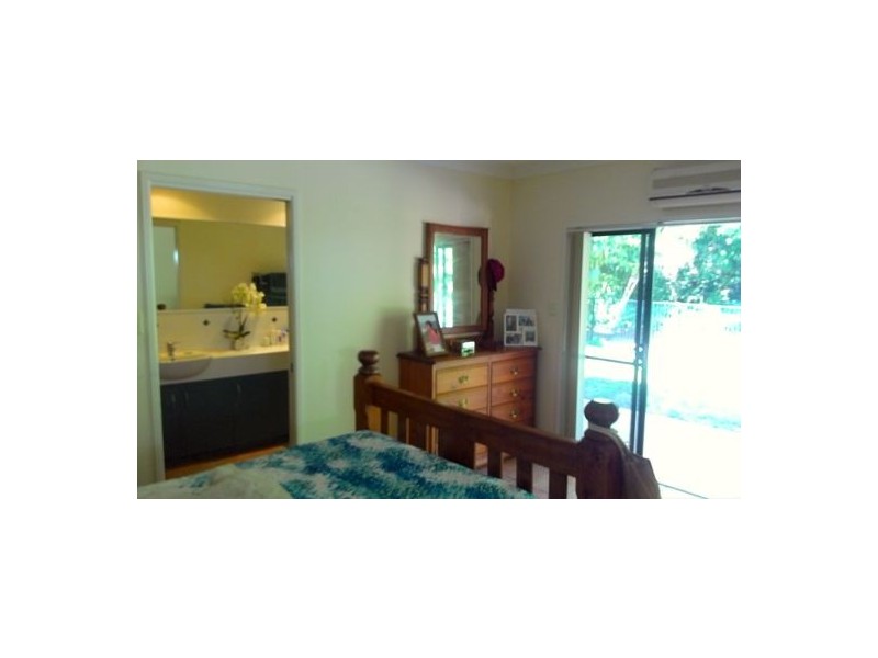10 Barrier Close, Clifton Beach QLD 4879