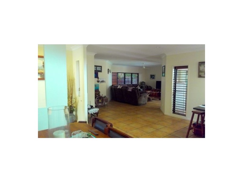 10 Barrier Close, Clifton Beach QLD 4879