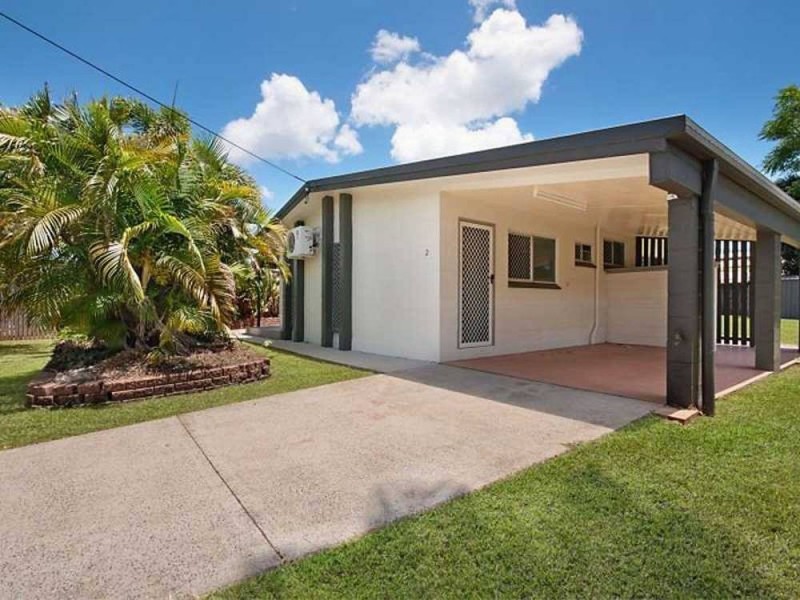 2 Denman Close, Manoora QLD 4870