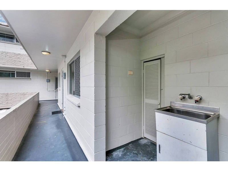 3/282 Lake Street, Cairns North QLD 4870