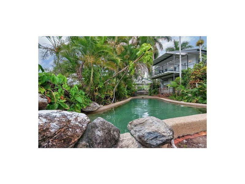 9 Iona Close, Edge Hill QLD 4870
