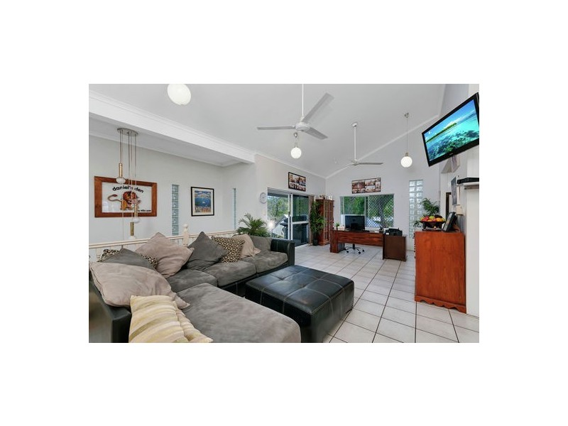 9 Iona Close, Edge Hill QLD 4870