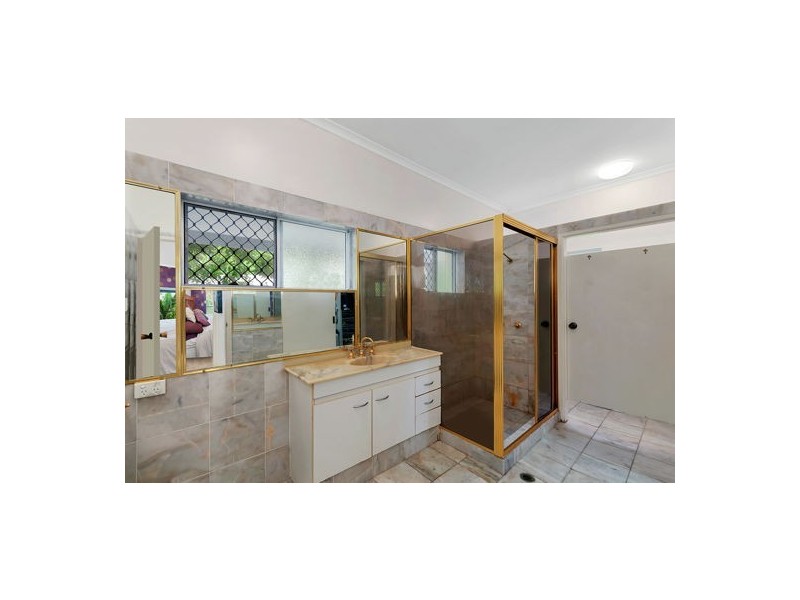 9 Iona Close, Edge Hill QLD 4870