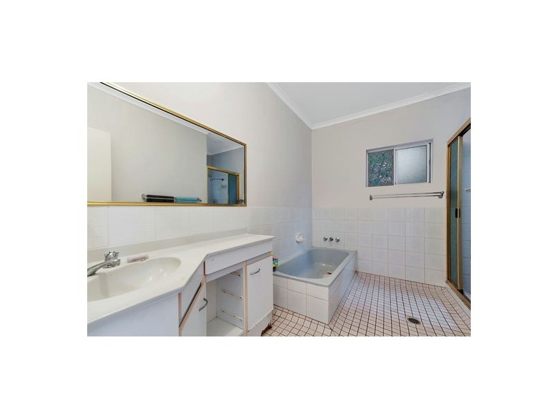 9 Iona Close, Edge Hill QLD 4870