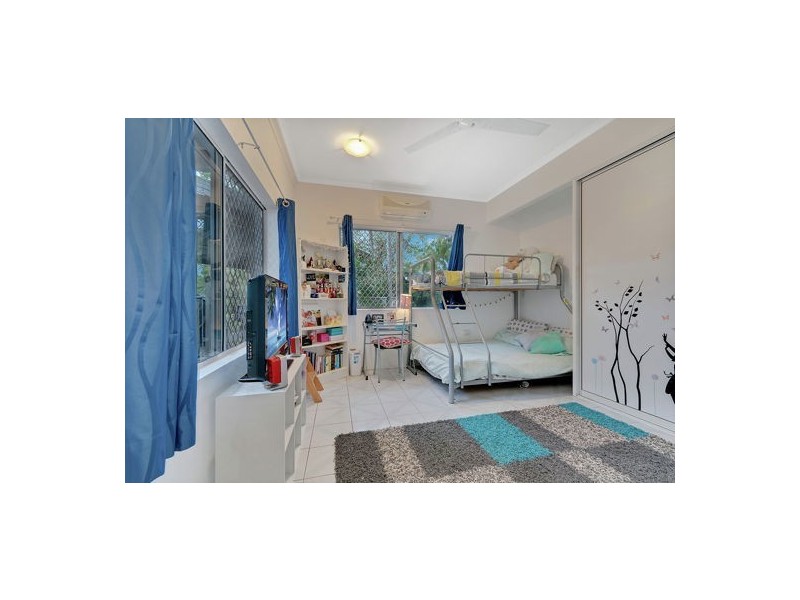9 Iona Close, Edge Hill QLD 4870