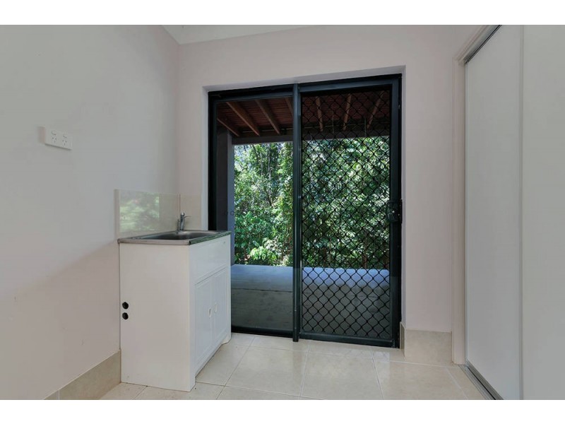 10 Leafy Close, Redlynch QLD 4870