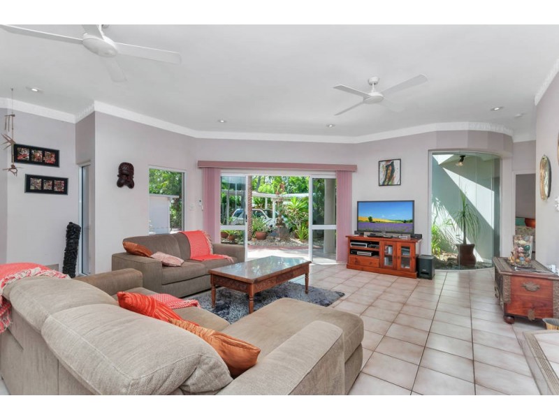 24 Petersen Street, Trinity Beach QLD 4879