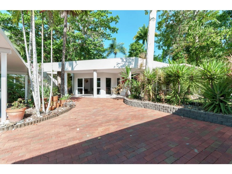 24 Petersen Street, Trinity Beach QLD 4879