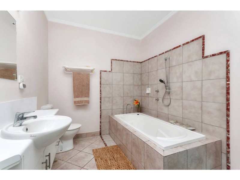 24 Petersen Street, Trinity Beach QLD 4879