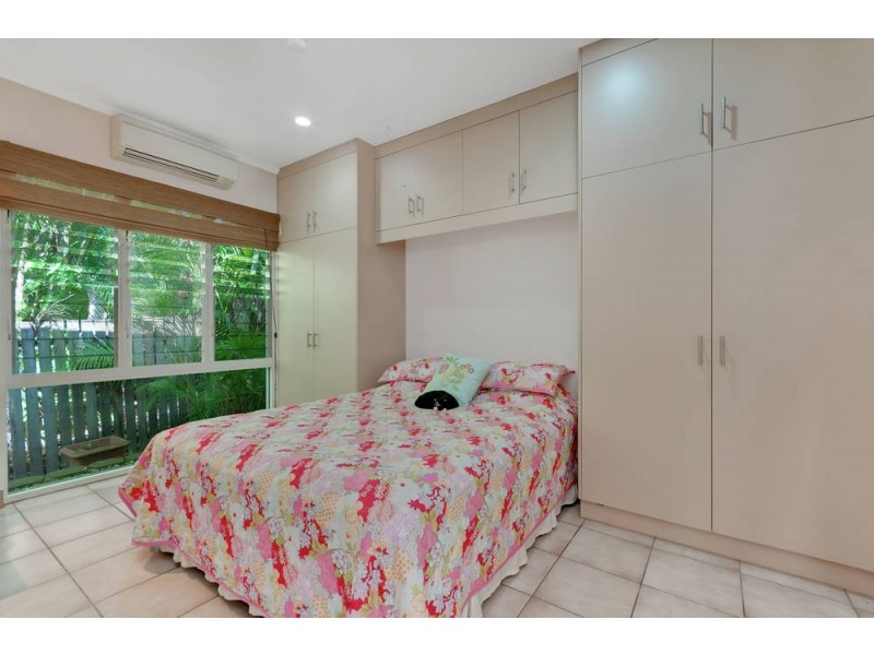 24 Petersen Street, Trinity Beach QLD 4879