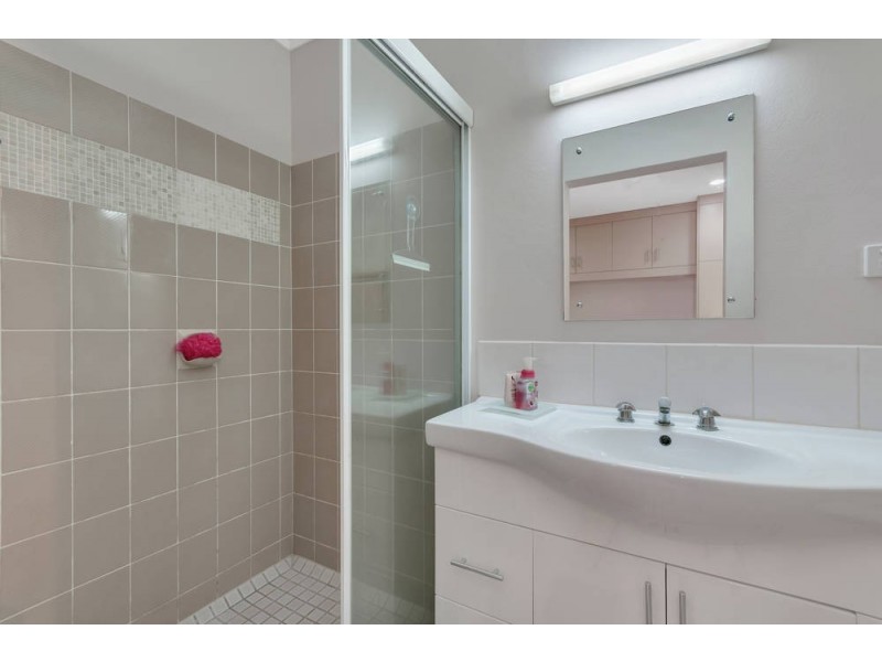 24 Petersen Street, Trinity Beach QLD 4879