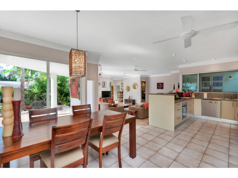 24 Petersen Street, Trinity Beach QLD 4879