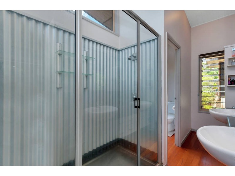 5 Eleanor Close, Mooroobool QLD 4870