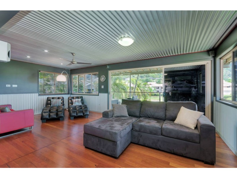 5 Eleanor Close, Mooroobool QLD 4870