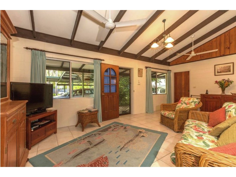 40 Petersen Street, Trinity Beach QLD 4879