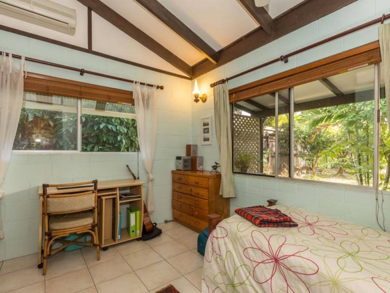 40 Petersen Street, Trinity Beach QLD 4879