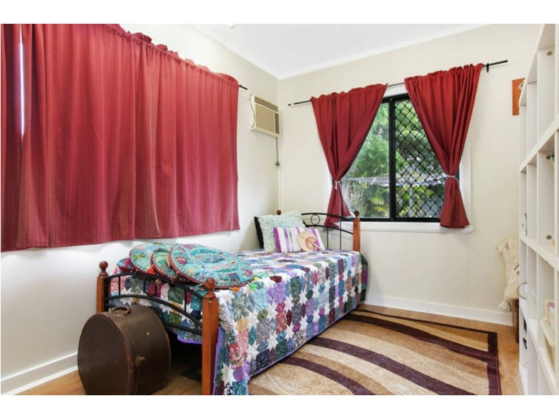 261 Aumuller Street, Westcourt QLD 4870