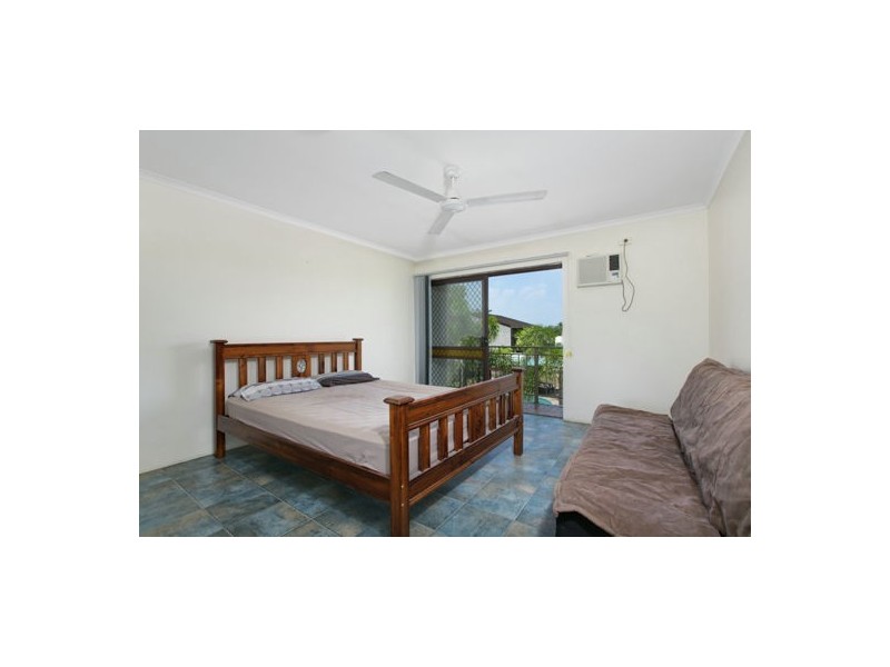 2/58-64 Mazlin Close, Edge Hill QLD 4870