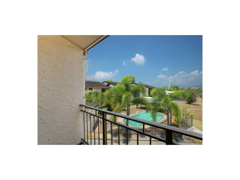 2/58-64 Mazlin Close, Edge Hill QLD 4870