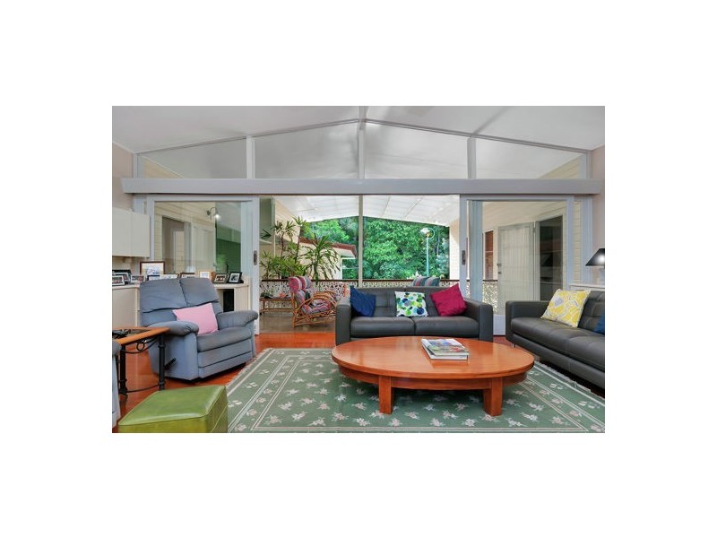 17-19 Mullins Street, Whitfield QLD 4870