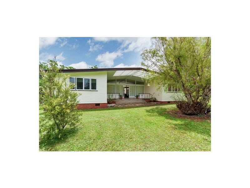17-19 Mullins Street, Whitfield QLD 4870