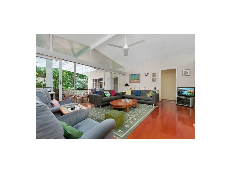 17-19 Mullins Street, Whitfield QLD 4870