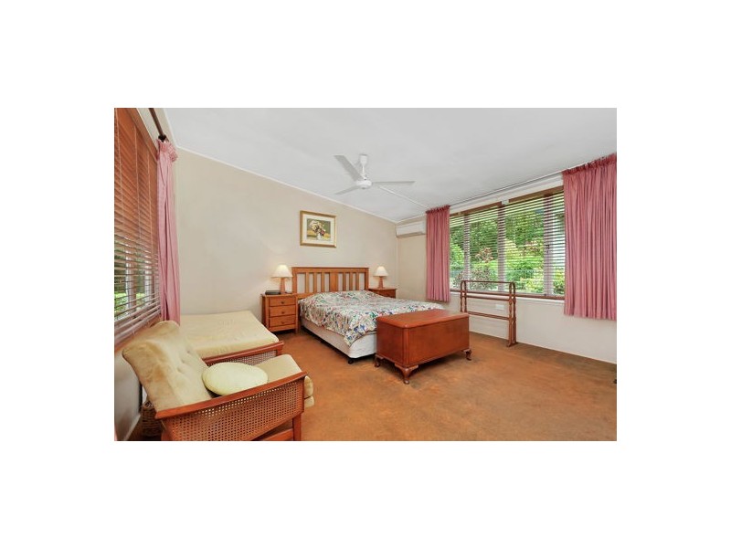 17-19 Mullins Street, Whitfield QLD 4870