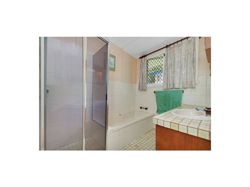 17-19 Mullins Street, Whitfield QLD 4870