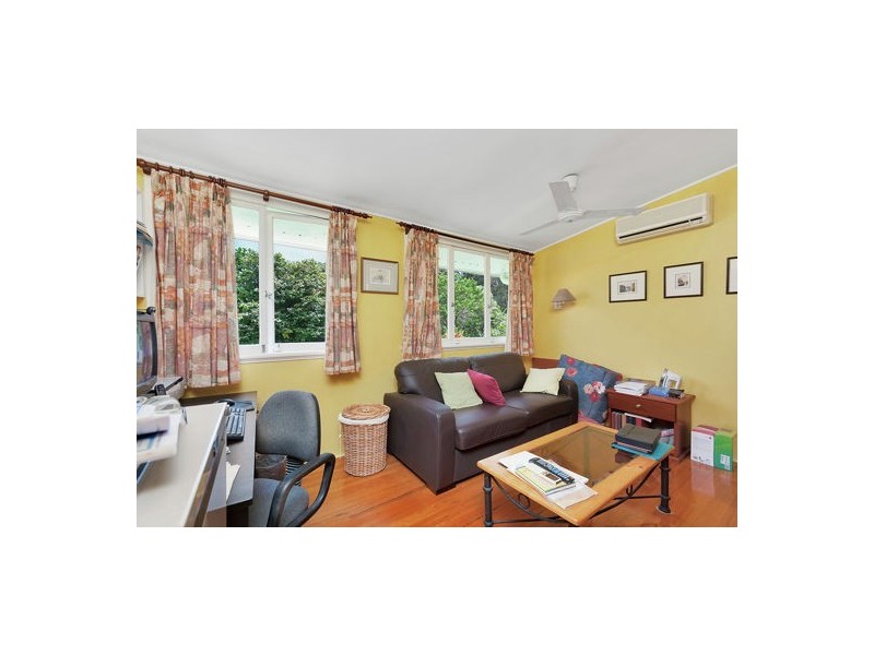 17-19 Mullins Street, Whitfield QLD 4870