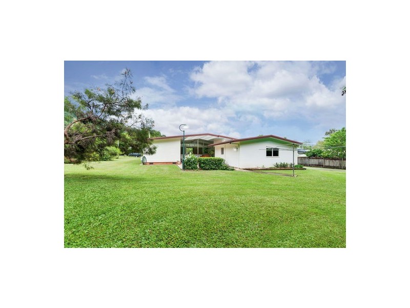 17-19 Mullins Street, Whitfield QLD 4870